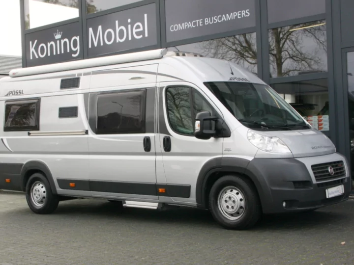 Pössl Roadcruiser – 6.40m – Lengtebedden - Automaat - 180 pk - Zeer lage km. Stand - 2014