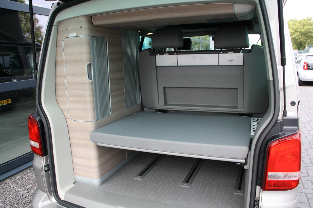 Volkswagen T5 GP California Comfortline DSG Automaat - NL auto - 2011 Volkswagen T5 GP California Comfortline DSG Automaat - NL auto - 2011