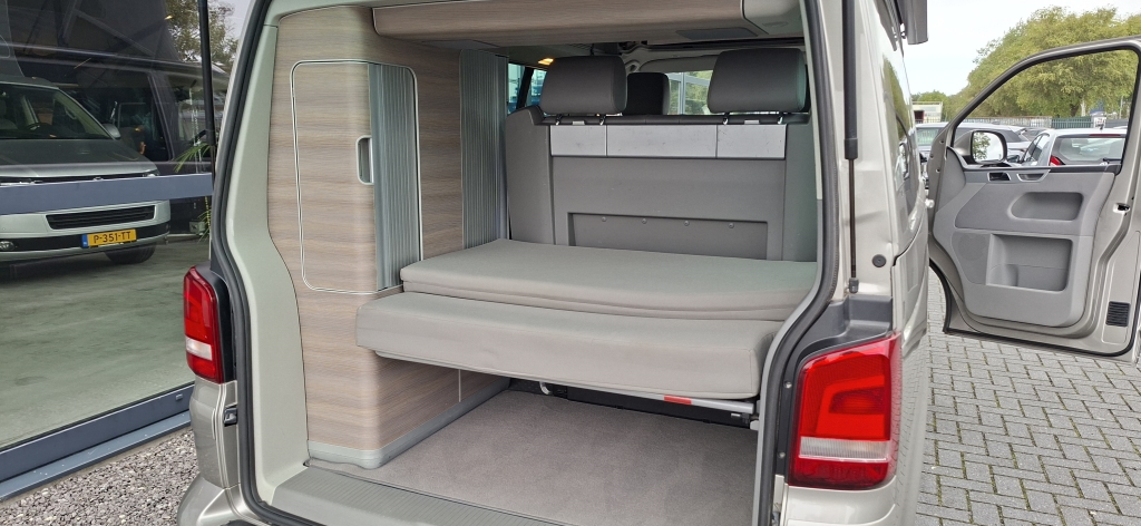 Volkswagen T5 GP California Generation – T6.1 tentdoek – Leer/Alcantara - 2014 Volkswagen T5 GP California Generation – T6.1 tentdoek – Leer/Alcantara - 2014