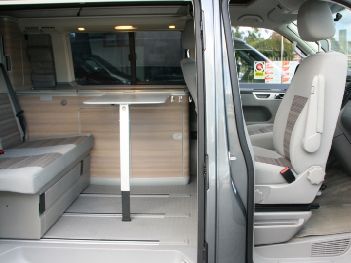 Volkswagen T5 GP California Comfortline – Lage KmStand! - 2015 Volkswagen T5 GP California Comfortline – Lage KmStand! - 2015